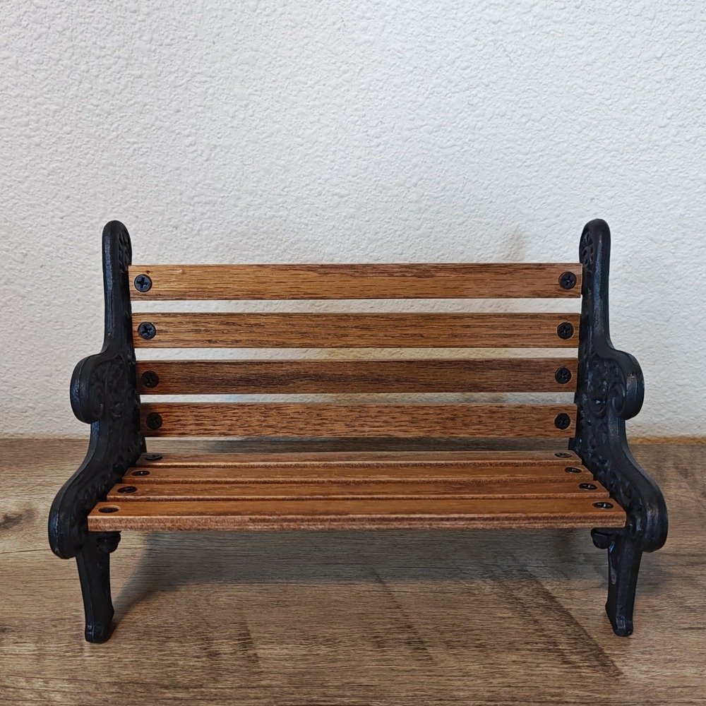 VTG 1991 Byers Choice "The Carolers" Woman/Cast Iron Bench 9in. w/Apple Crate - Picture 6 of 14